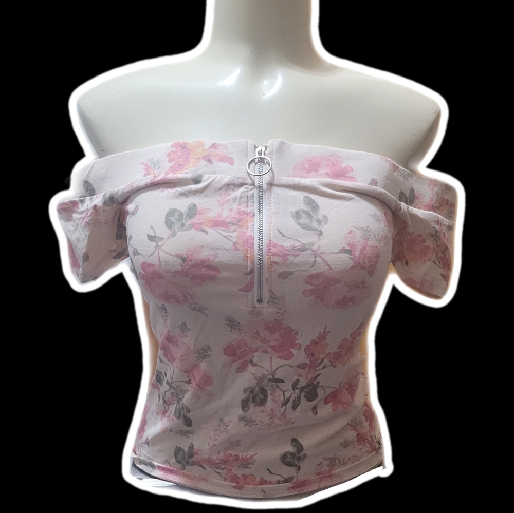 guess floral off-the-shoulder zip-front crop top ✿ ⋆｡ ﾟ ☁︎｡⋆｡ ﾟ ☾ ﾟ ｡⋆